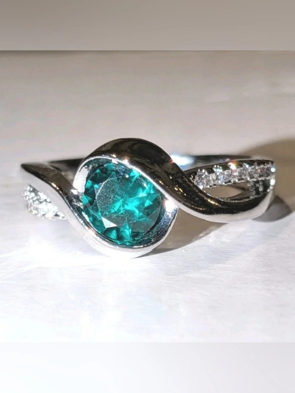 2Ct Round Cut Lab Created Emerald Women's Minimalist Ring 14K White Gold Plated